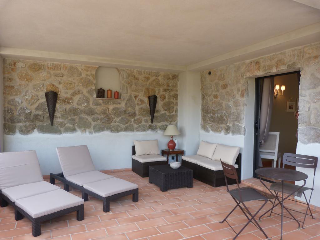Отель La Bastide Des Senteurs Peymeinade Экстерьер фото